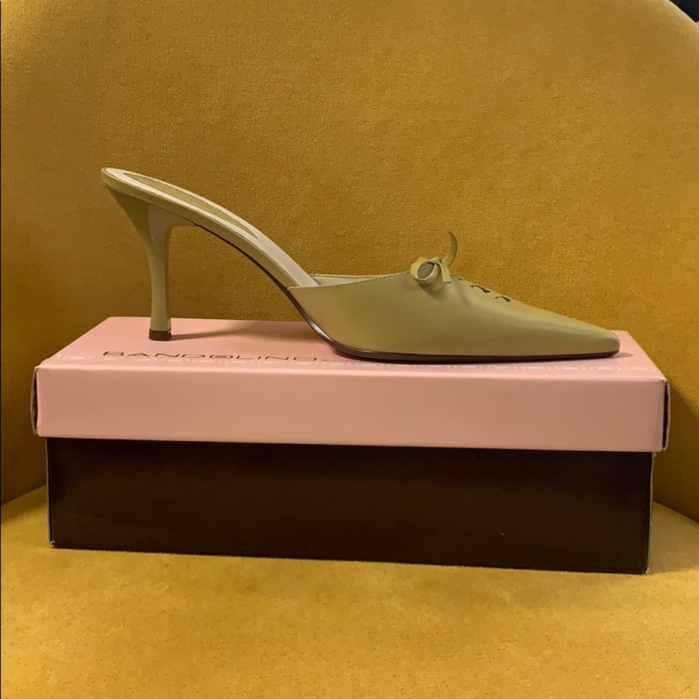 Bandolino kitten heels
